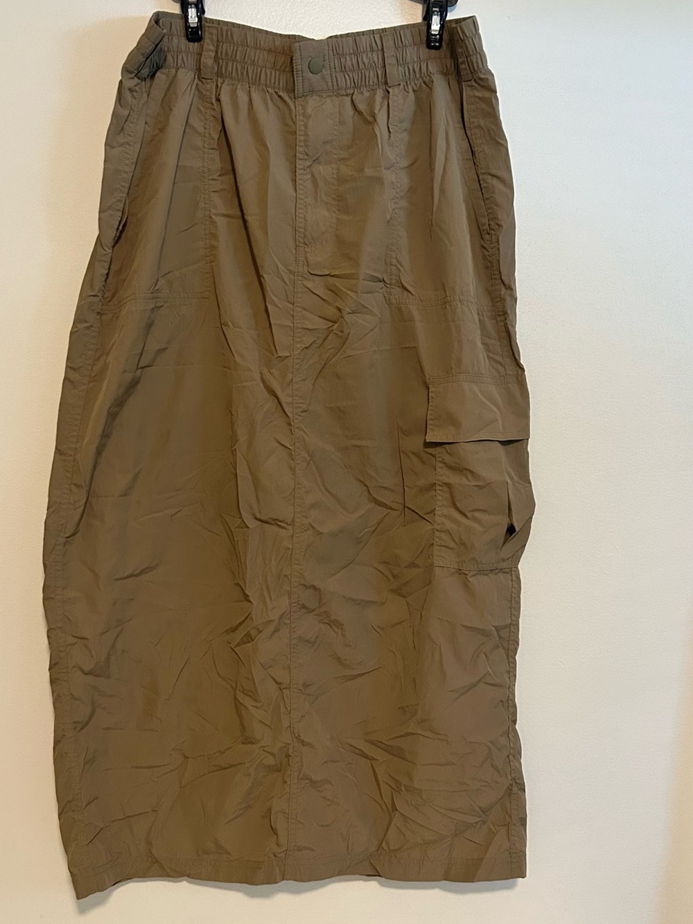 Lightweight Cargo Skirt in khaki